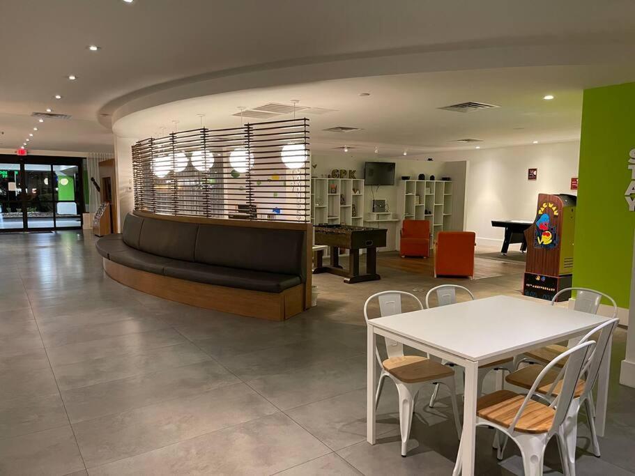 Newly Room In Cozy Hotel With Super Location To The Parks Kissimmee Esterno foto