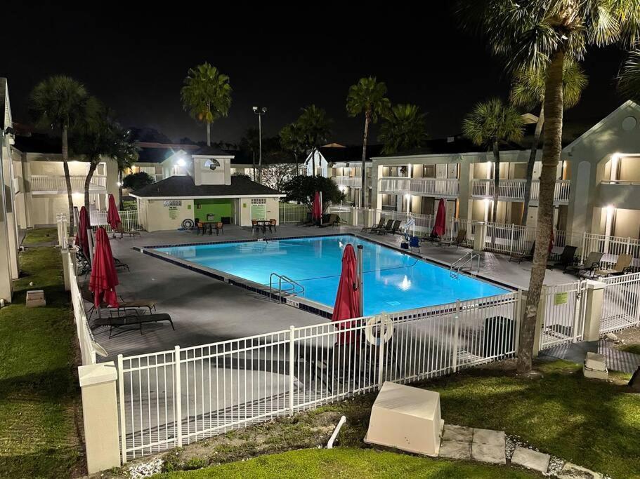 Newly Room In Cozy Hotel With Super Location To The Parks Kissimmee Esterno foto